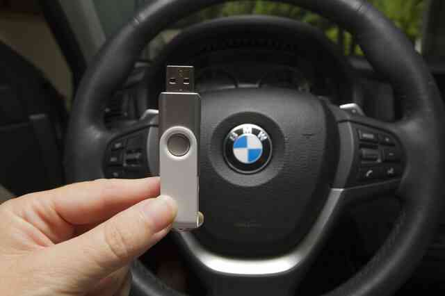 How to transfer music from a USB device to a BMW Radio