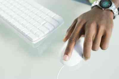How to bar E-Mail on a symbol
