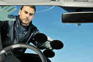 Get cheap quotes for auto glass replacement