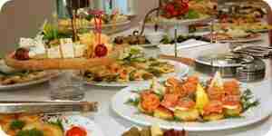 Choosing a Wedding Reception Menu: Food Ideas and Suggestions