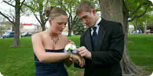 The bride buy the bridesmaid dresses