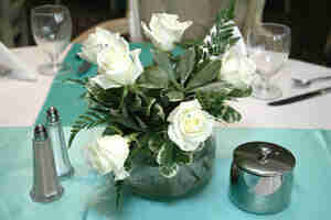 Create bridal shower centerpieces: ideas and supplies