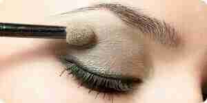 Applying eye makeup: ideas and techniques