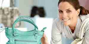 Buy authentic and trendy designer purses and handbags