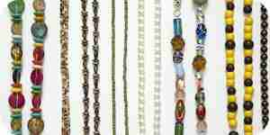 You make a chain of beads eyeglass frame